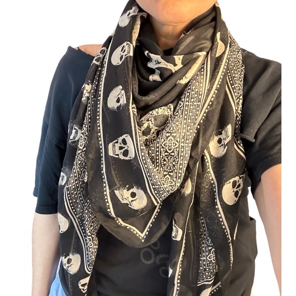 Navy Blue White Skull Scarf Wrap Lightweight - Picture 2 of 5
